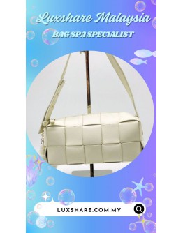 BOTTEGA VENETA CASSETTE SHOULDER BAG IN WHITE  (BAG SPA CLEANING, NANO RESTORATION)