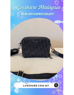 DIOR ZIPPED POUCH WITH STRAP IN BLACK (BAG SPA CLEANING,TREATMENT AND CARE)