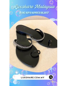 GIUSEPPE ZANOTTI INTRIIGO STRING SANDALS IN BLACK PATENT LEATHER (SPA CLEANING,TREATMENT AND CARE)